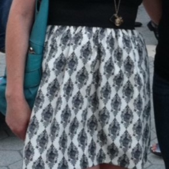 Empire Waist Black & White Dress. Mini length. - Picture 9 of 10